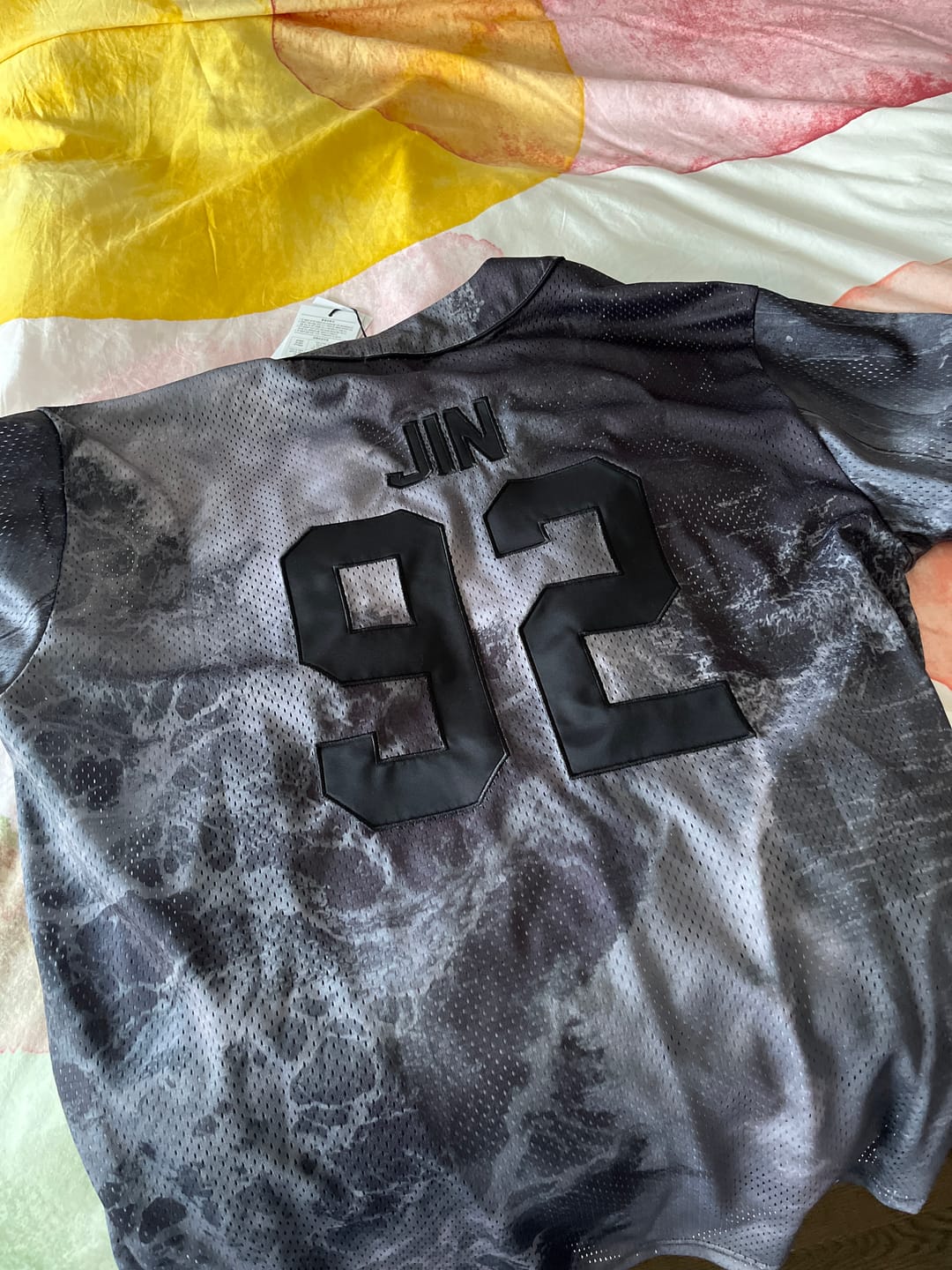 Customer photo review of BTS - ARIRANG WORLD TOUR OFFICIAL MD S/S JERSEY
