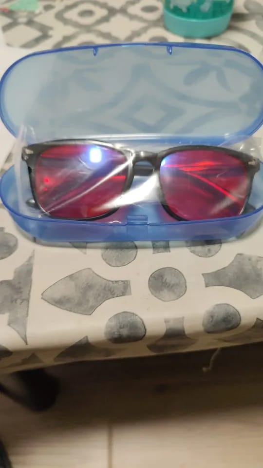 Customer photo review of RESTORA Blue Light Glasses