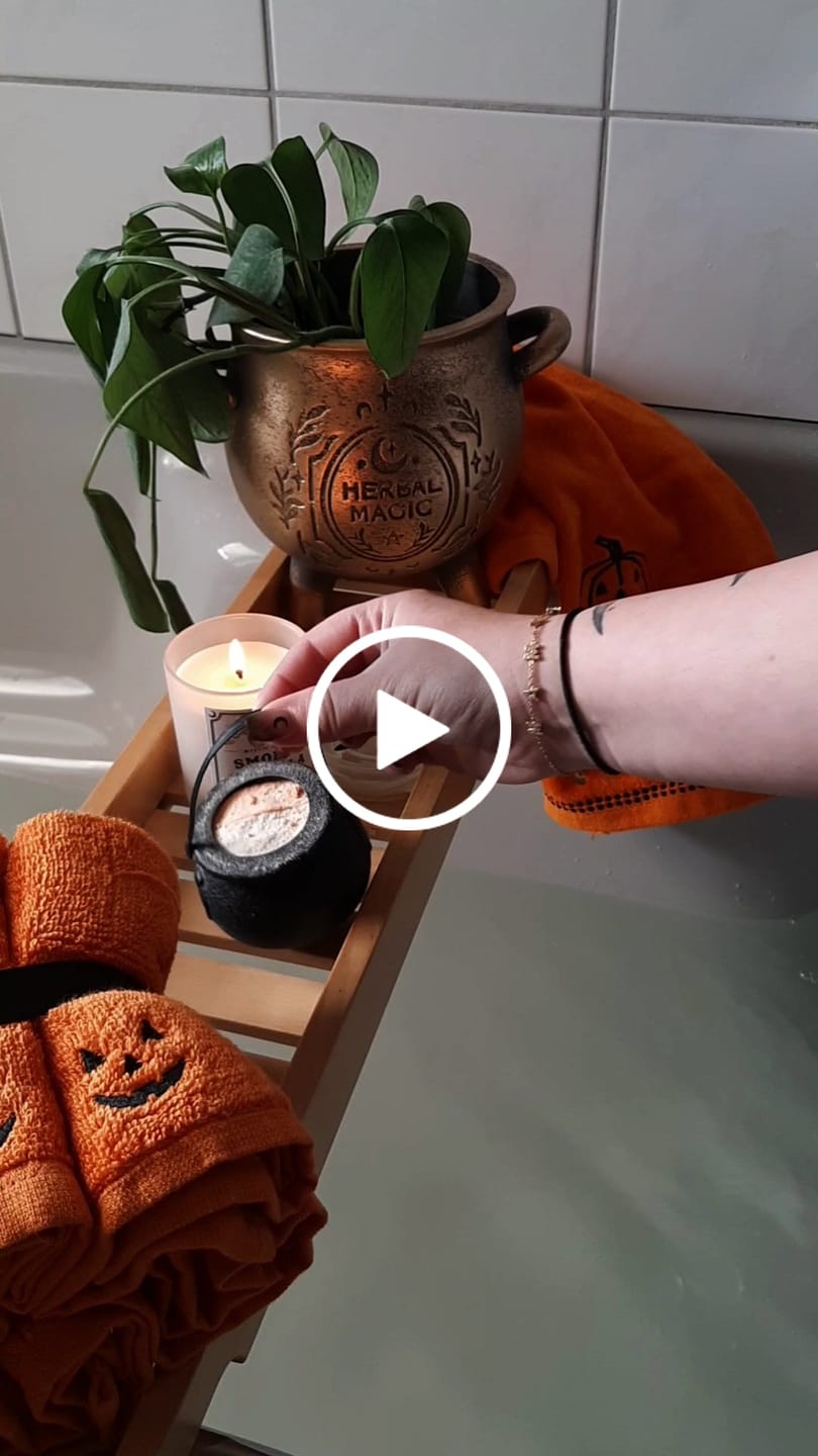 Customer video review of Hexenkessel Badebombe – Orangenduft Badefizzer für spooky Selfcare-Momente