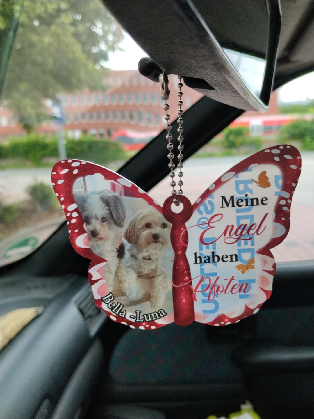 Customer photo review of Personalisierter Rückspiegel Anhänger - Schutzengel