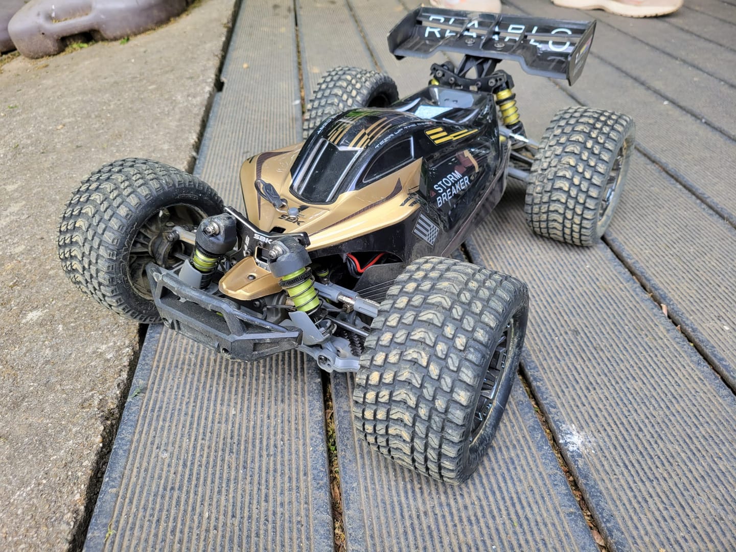 Customer photo review of Rlaarlo Storm Breaker 1/10 Carbon Fiber Brushless RTR 4WD Buggy | SBK10