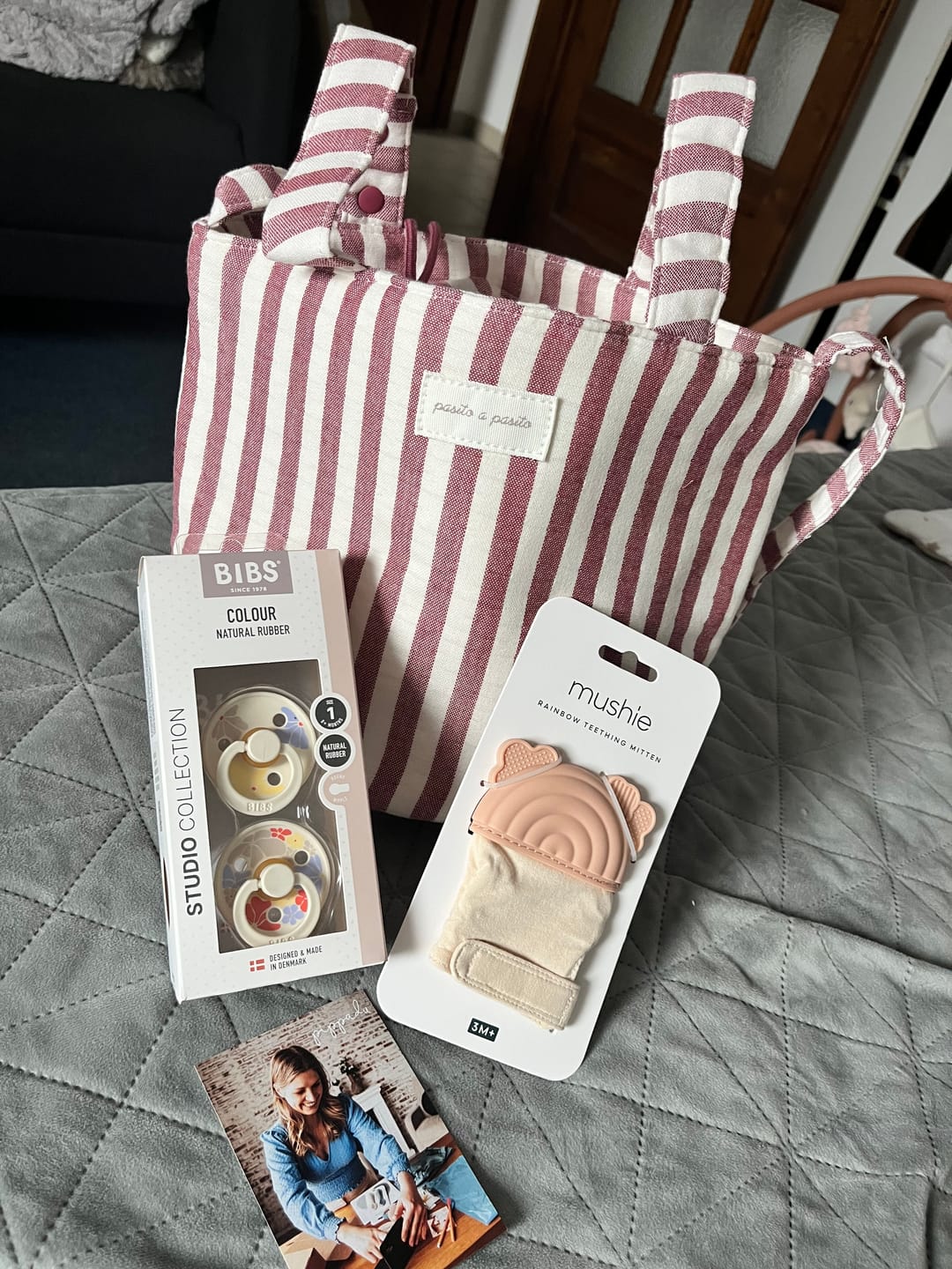 Customer photo review of Mushie kesztyűs rágóka - szivárvány