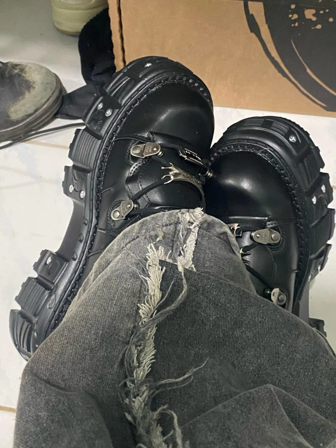 Customer photo review of New Rock Shoes