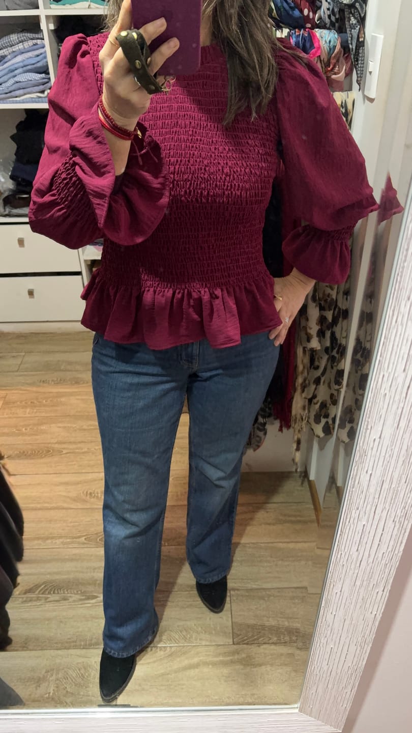 Customer photo review of BLUSA MÁLAGA BURGUNDY/ Unidades limitadas