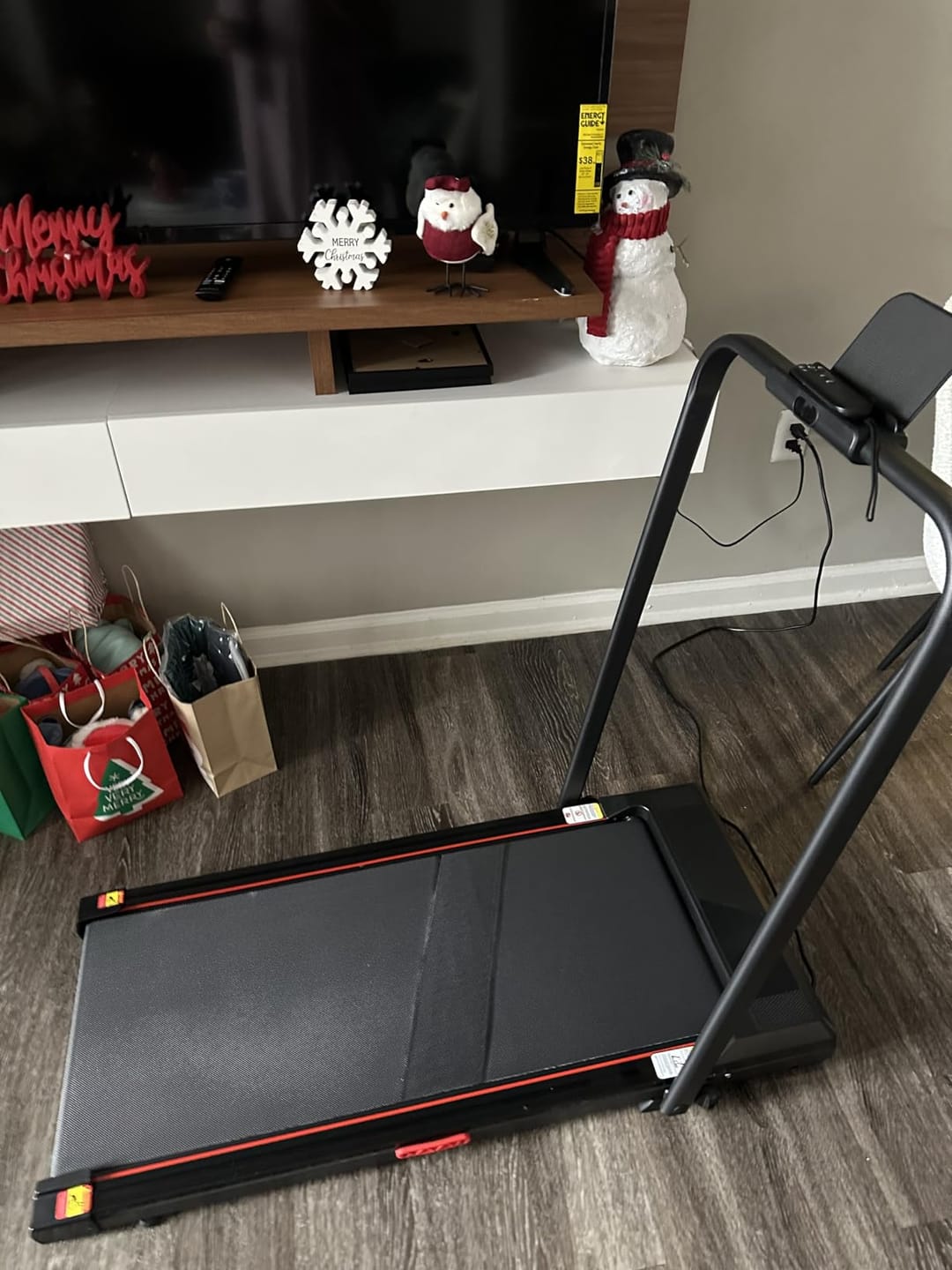 Customer photo review of Umay U18F Folding 3-in-1 Walking Pad with 10%/15% Incline 1-10 km/h