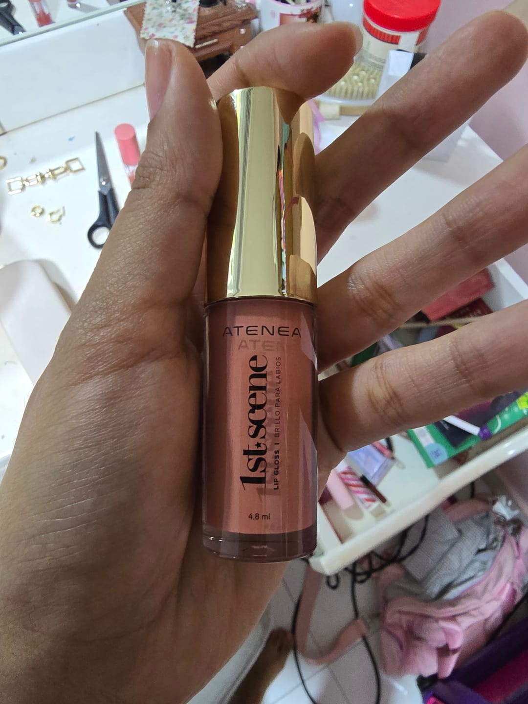 Customer photo review of LIP GLOSS  1ST SCENE