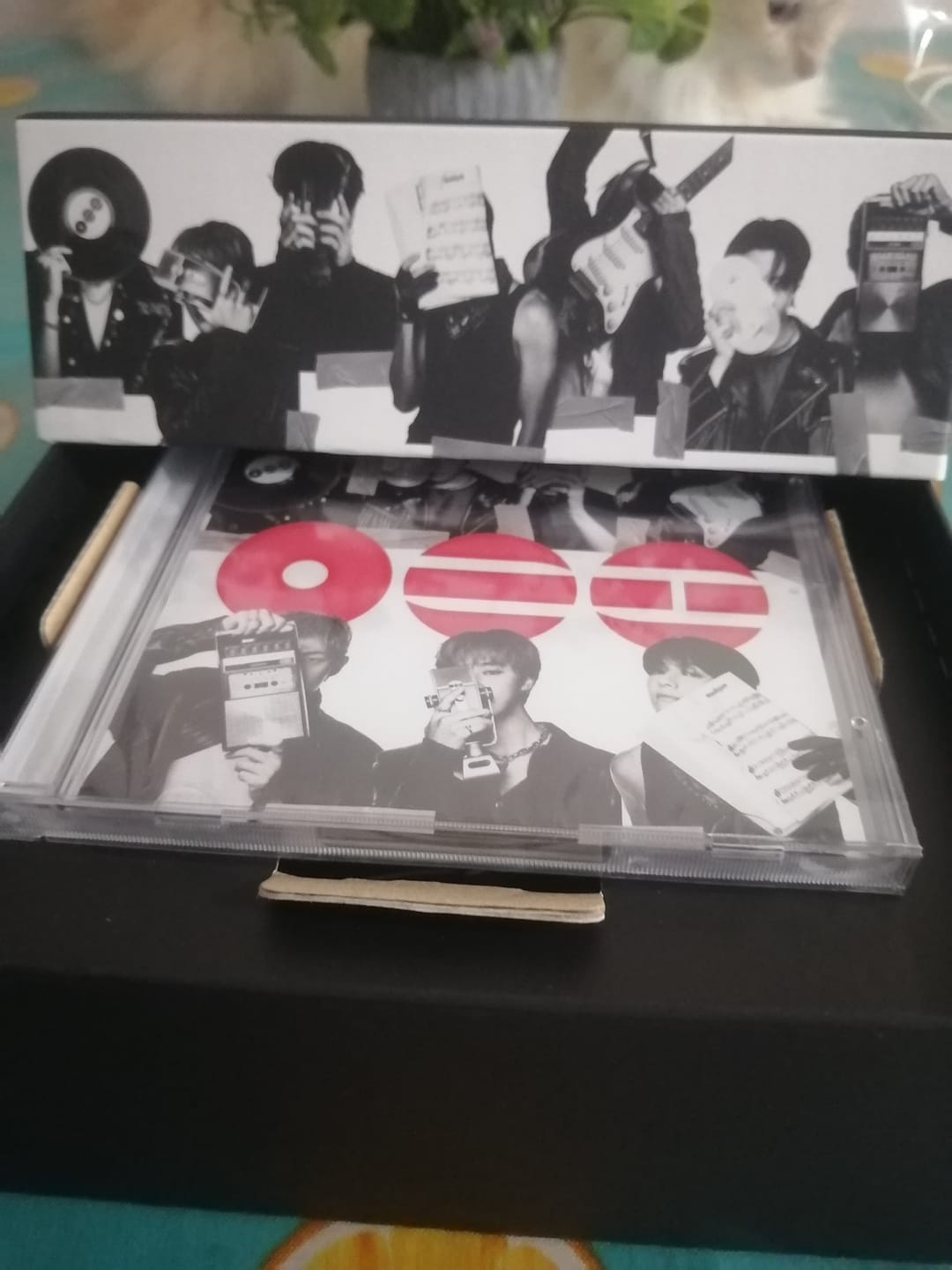 Customer photo review of BTS - ARIRANG 5TH ALBUM T-SHIRT CD BOX SET VER