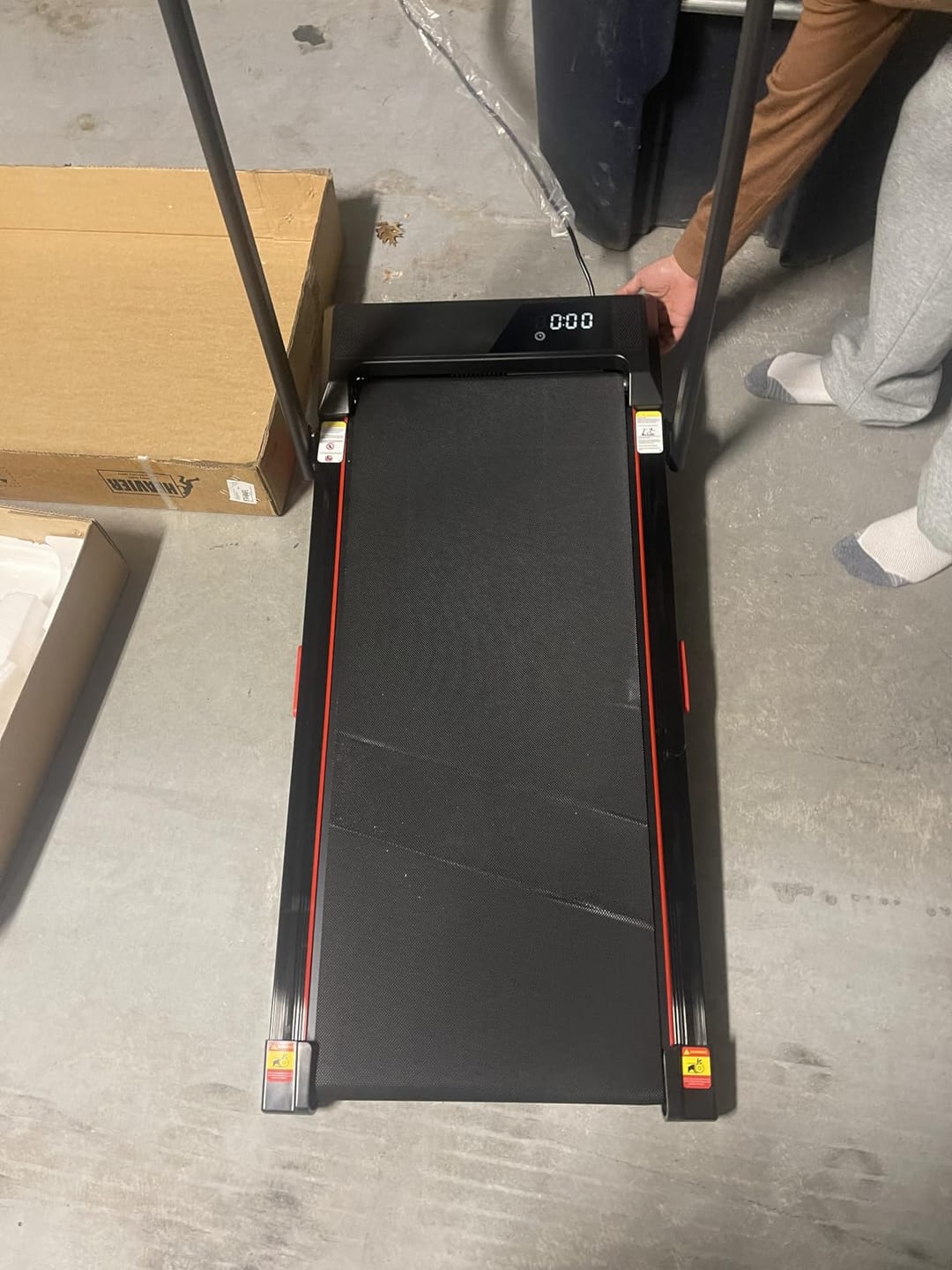 Customer photo review of Umay U18F Folding 3-in-1 Walking Pad with 10%/15% Incline 1-10 km/h