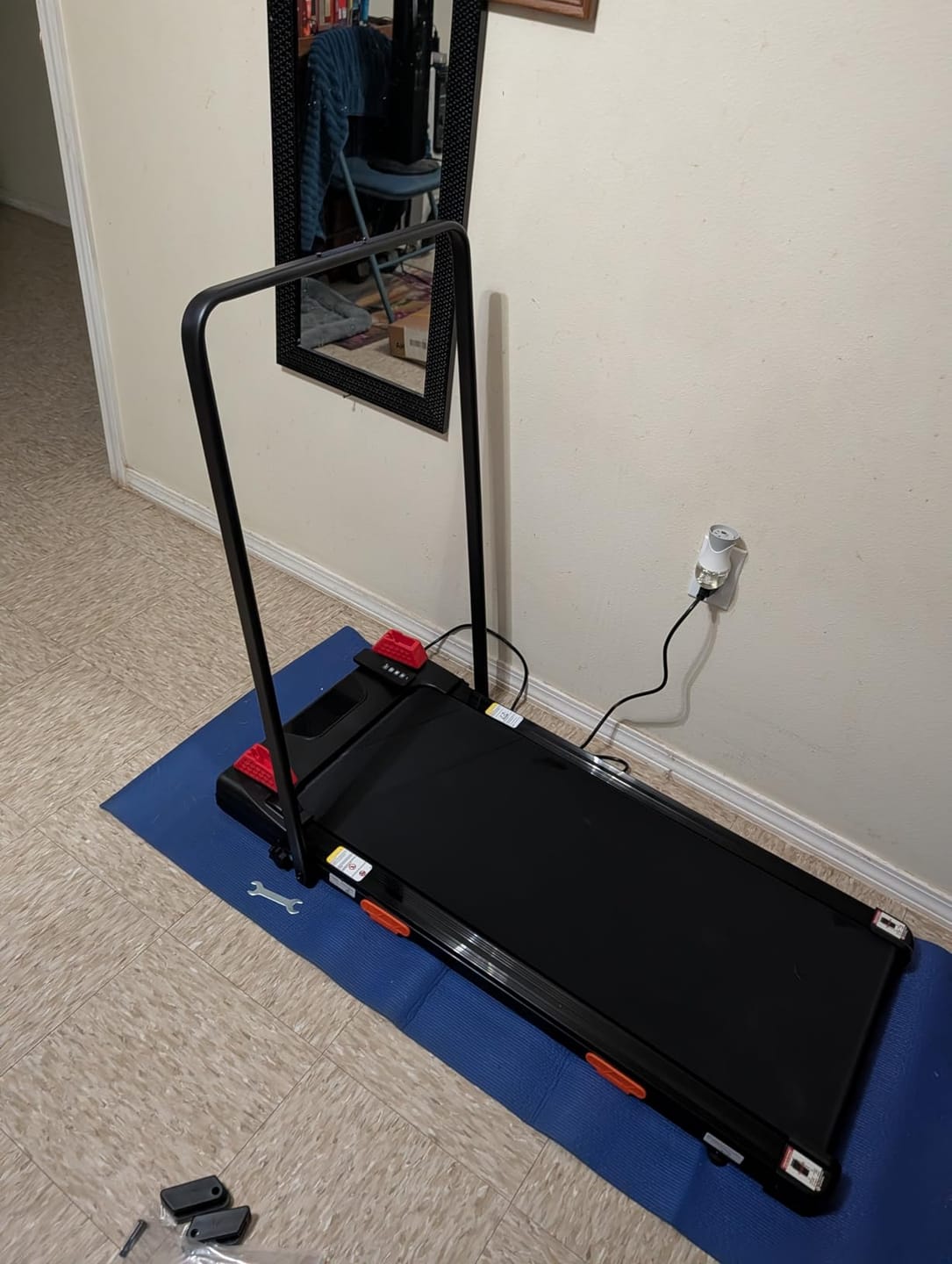 Customer photo review of Umay U18F Folding 3-in-1 Walking Pad with 10%/15% Incline 1-10 km/h