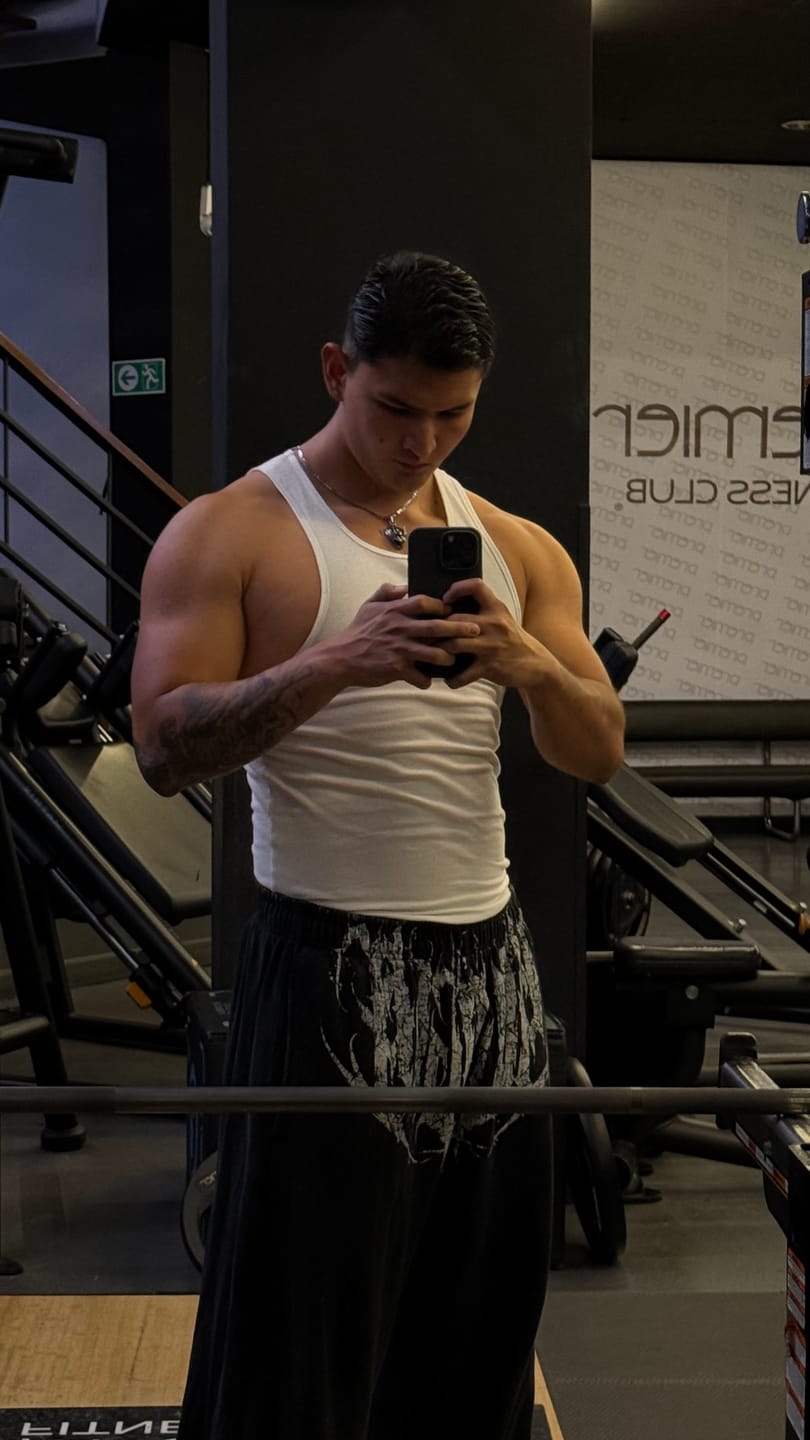 Customer photo review of 2079 - Dark Wave Joggers
