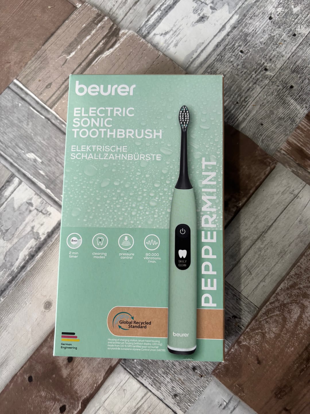 Customer photo review of Cepillo Dental Eléctrico Recargable | Sónico | Con 5 Programas de Limpieza y 2 Cabezales | Beurer