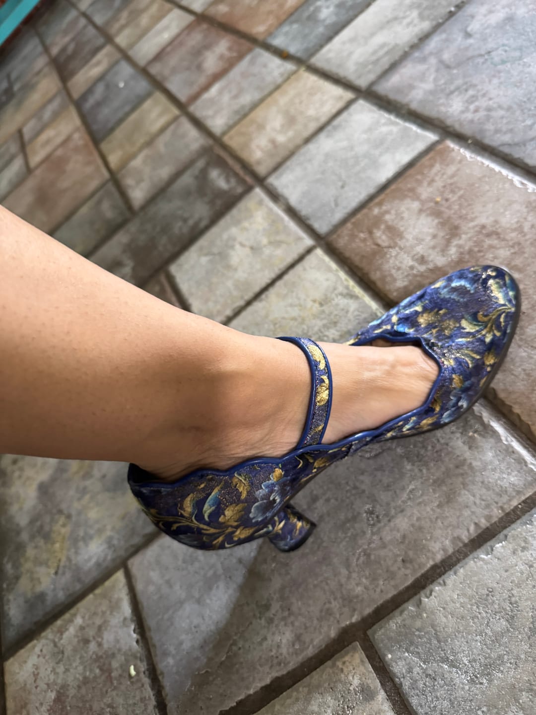 Customer photo review of Retro Handmade Embroidered Pumps