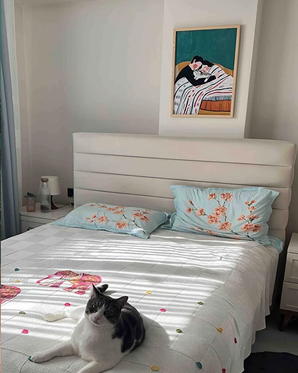 Customer photo review of Aşkın Sessizliği VI - Kedili Aile