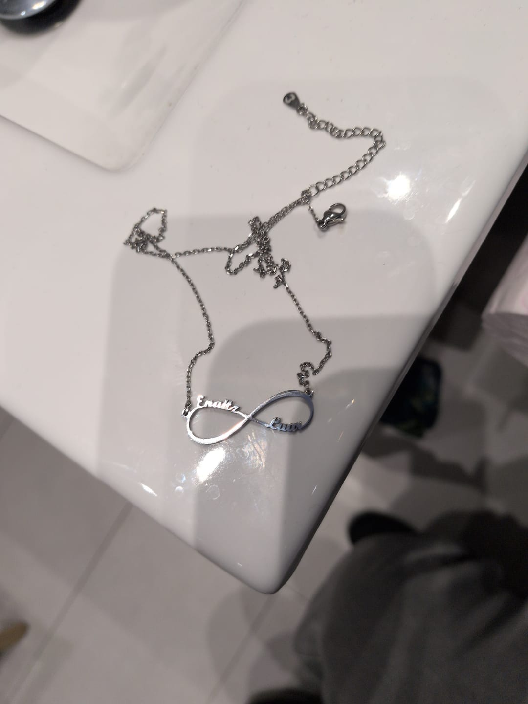 Customer photo review of Collar Infinito - Personalizado