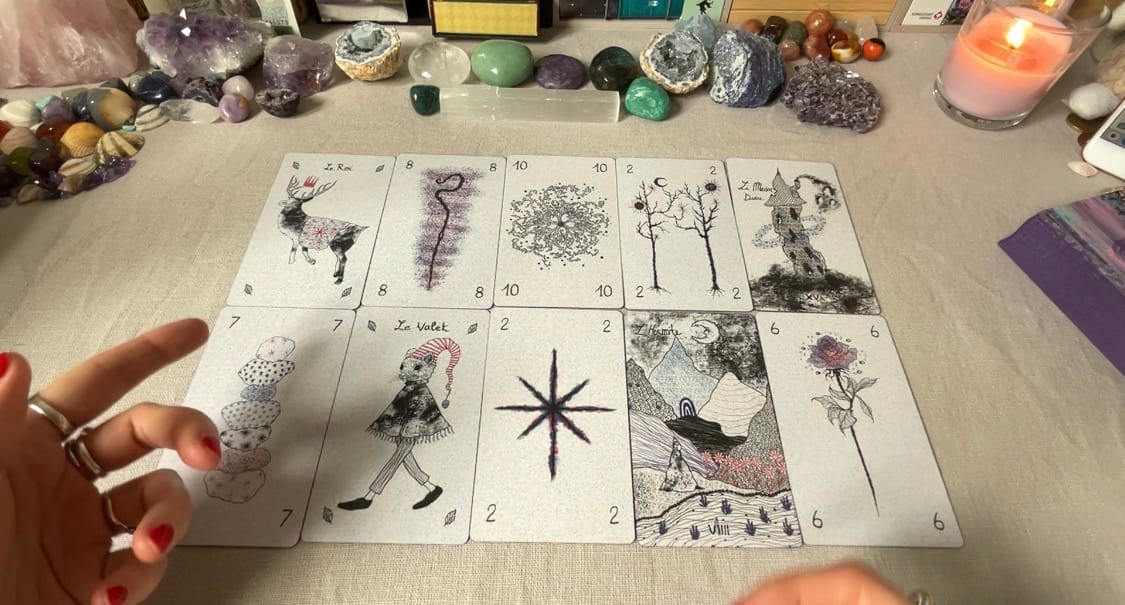 Customer photo review of Livett The Ghost Tarot