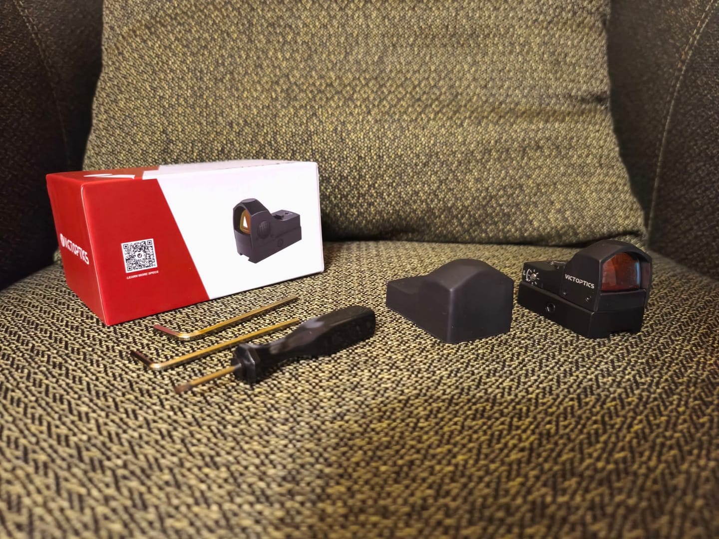 Customer photo review of VictOptics V3 1x17x26 Red Dot Sight