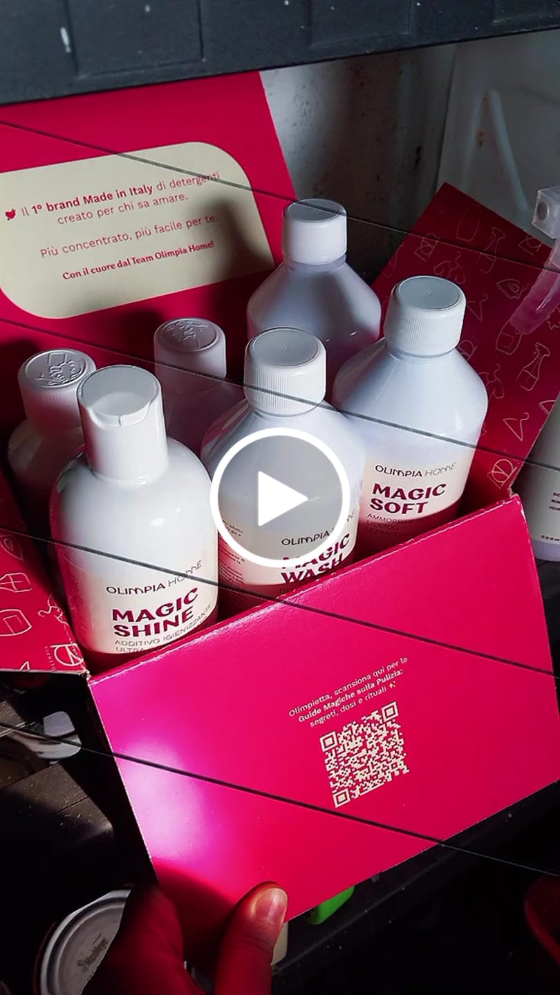Customer video review of Magic Wash Liquido - Il Detersivo Professionale per un Bucato Perfetto