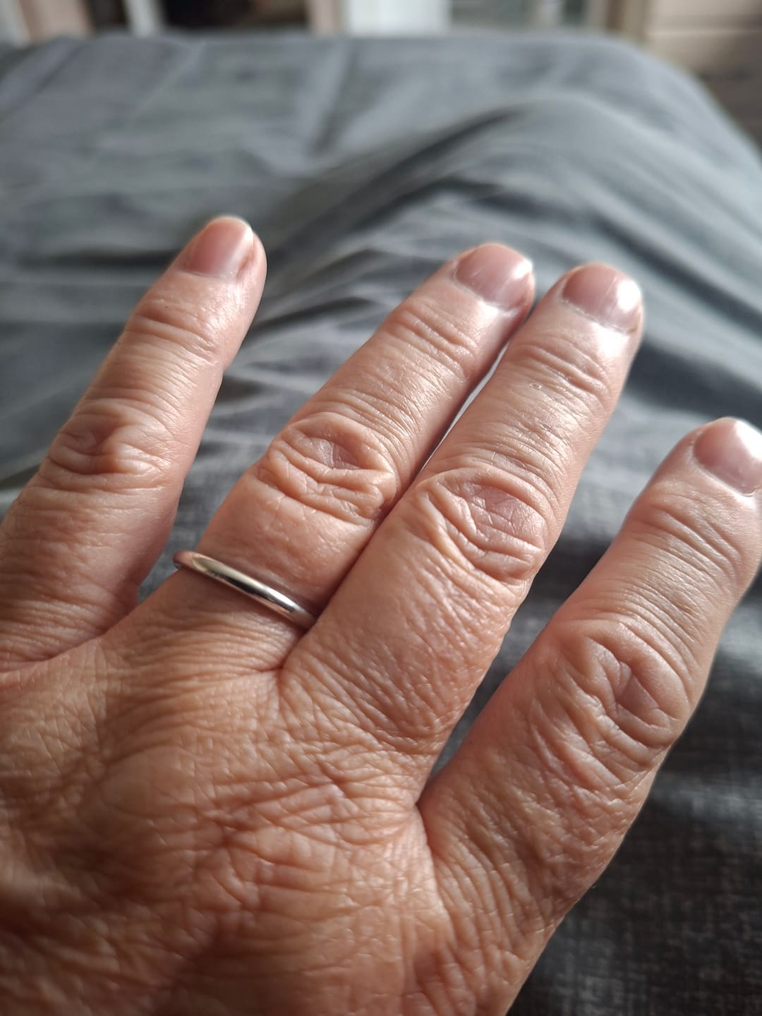 Customer photo review of White Gold 2mm Wonder Ring