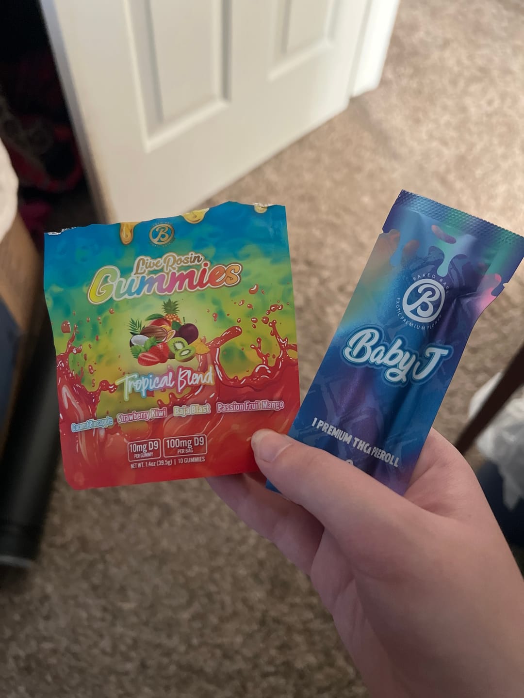 Customer photo review of Tropical Blend Live Rosin Gummies