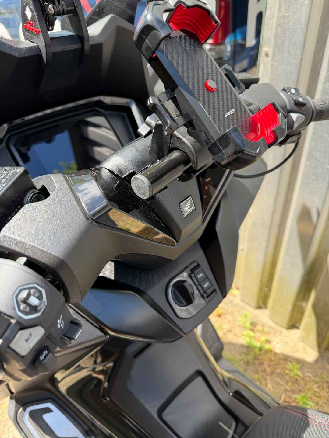 Customer photo review of Motorrad-GPS- und Telefon-Navigationshalterung mit 25 mm Halterung – ForzaMount