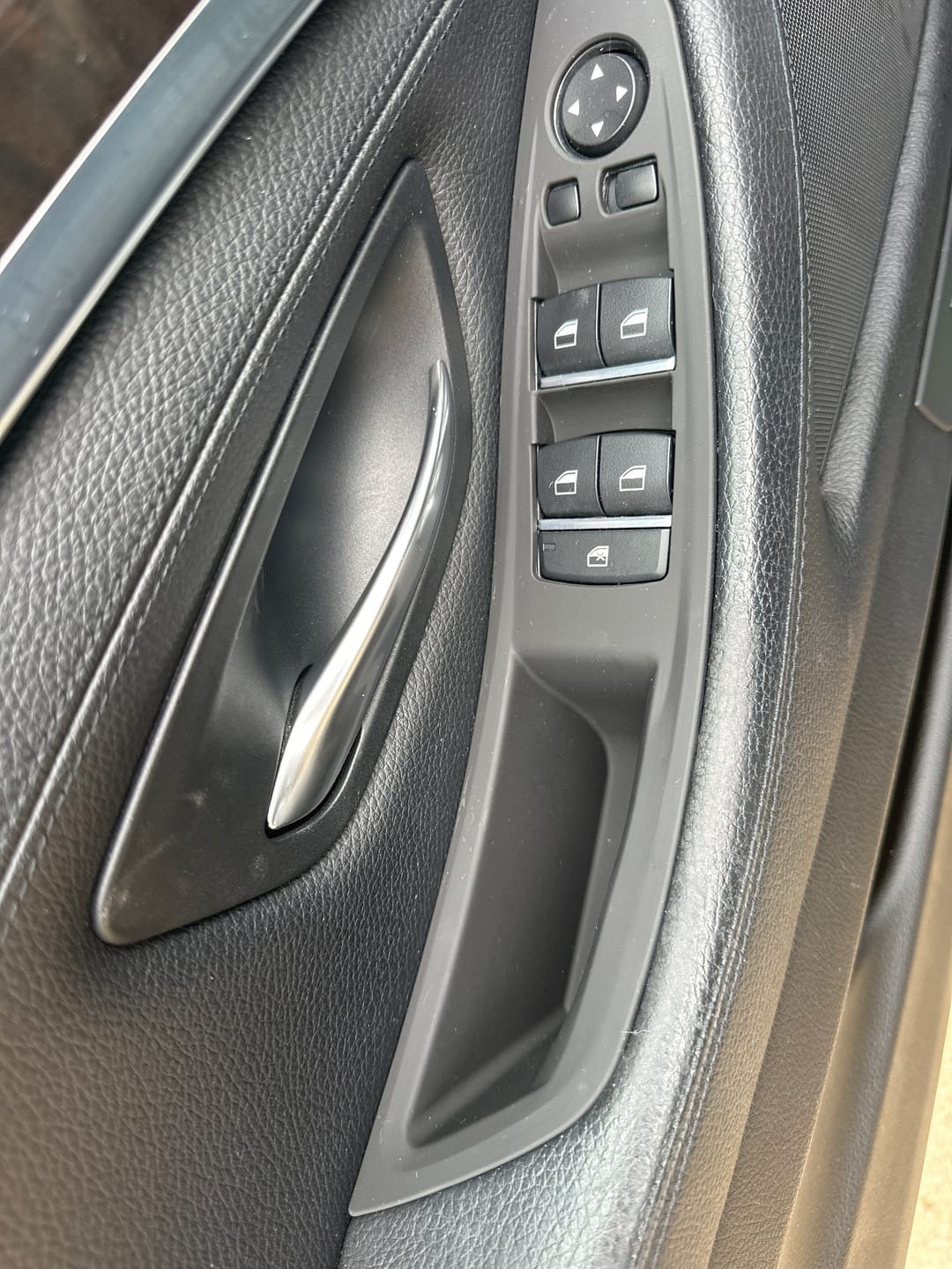 Customer photo review of For BMW 5 Series F10/F11 Inner Door Handle Cover Set – No-Disassembly Fix for Sticky/Melting Handles (2011–2017)