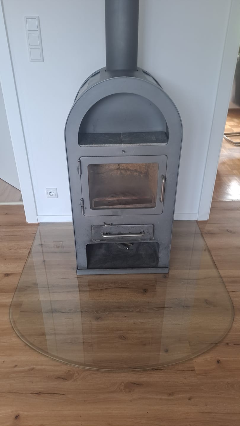 Customer photo review of Glasplatte Kamin, Funkenschutzplatte Glas für Kaminofen - Rundbogen