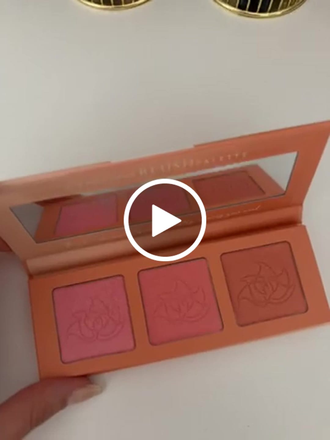 Customer video review of Paleta rumenila