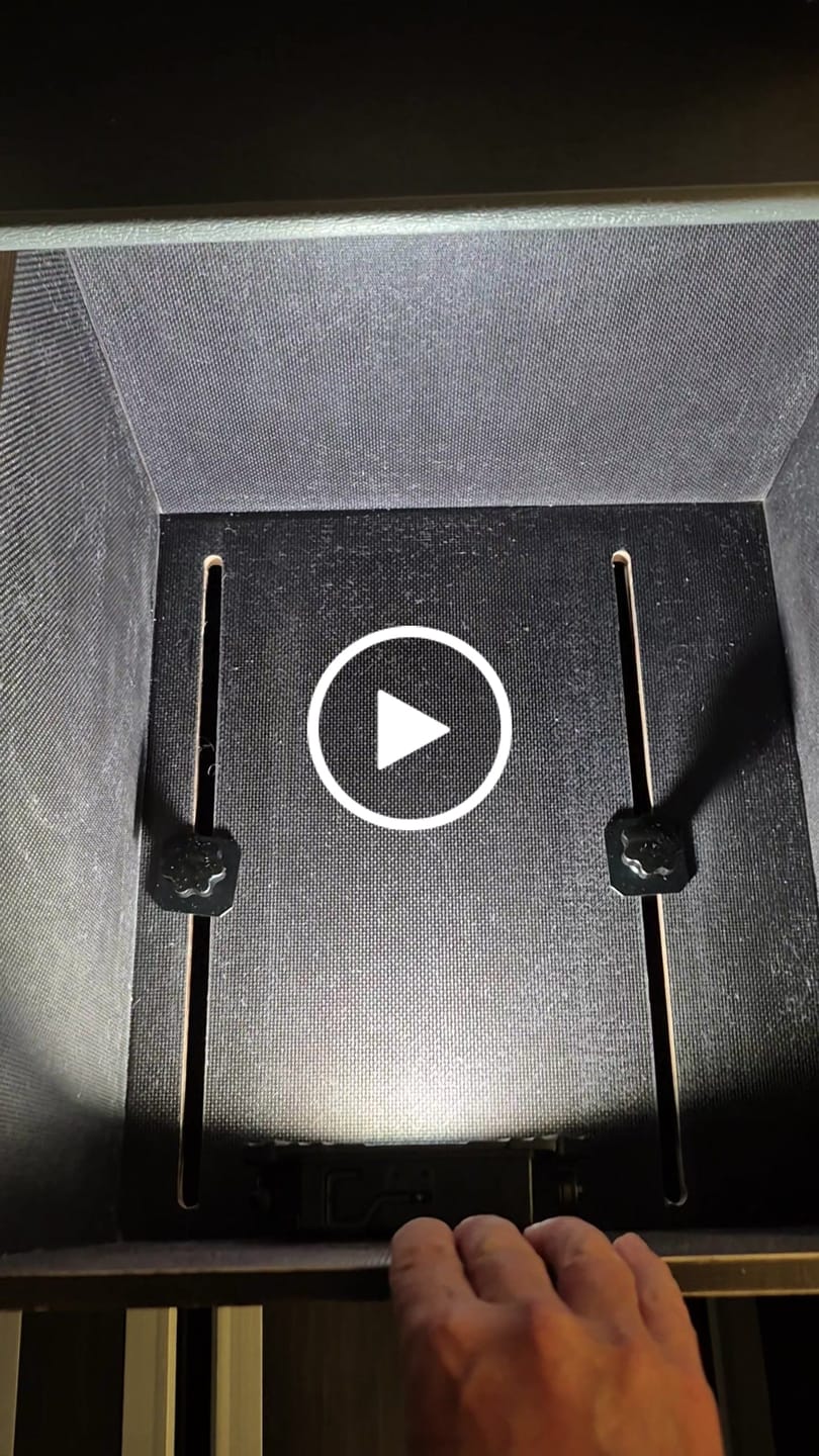 Customer video review of VW T7 Multivan + California Nutenstein Fitting M8 Befestigung Schienensystem