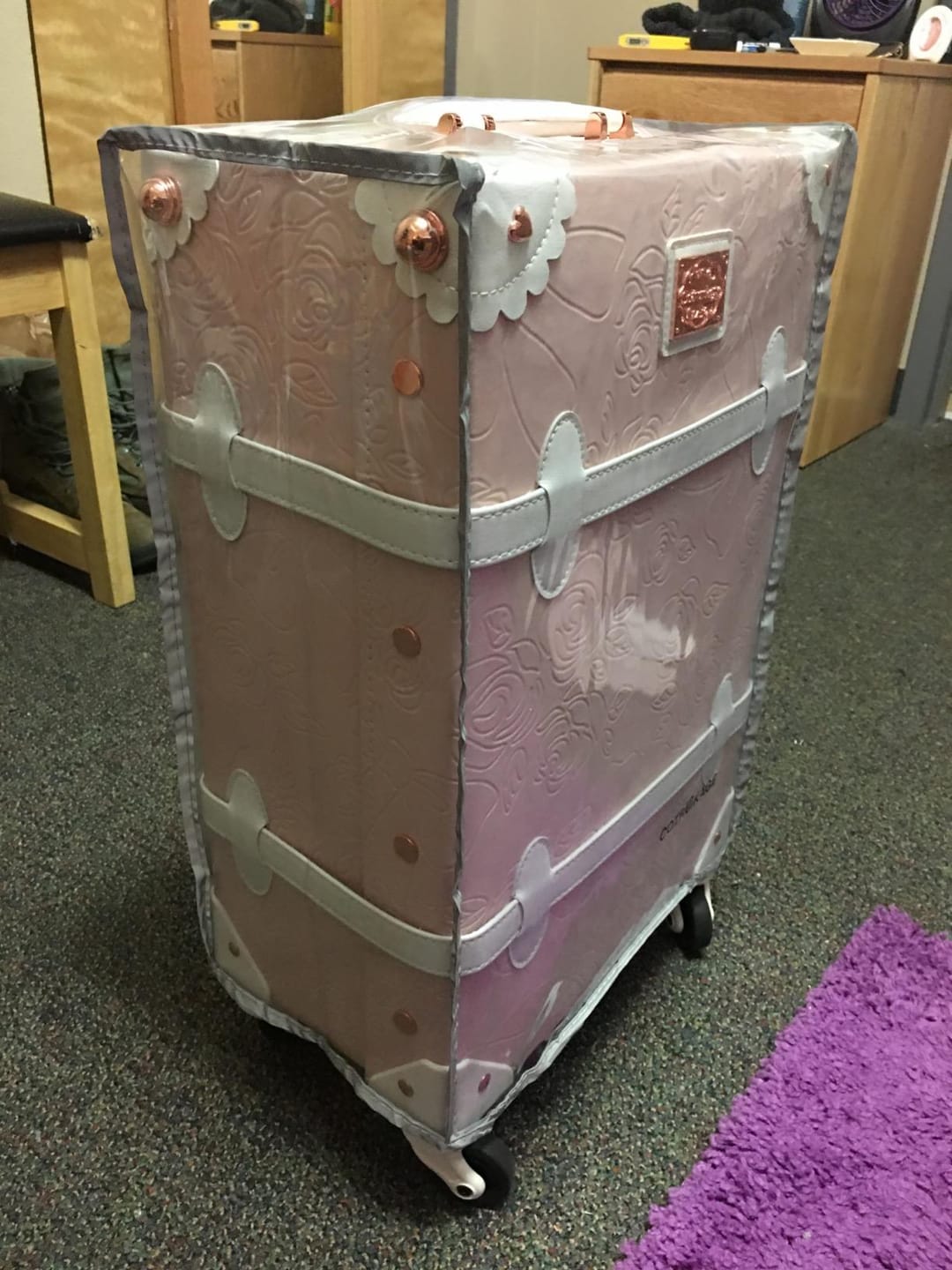 Customer photo review of Minimalism Small Hat Box - Embossed Pink's