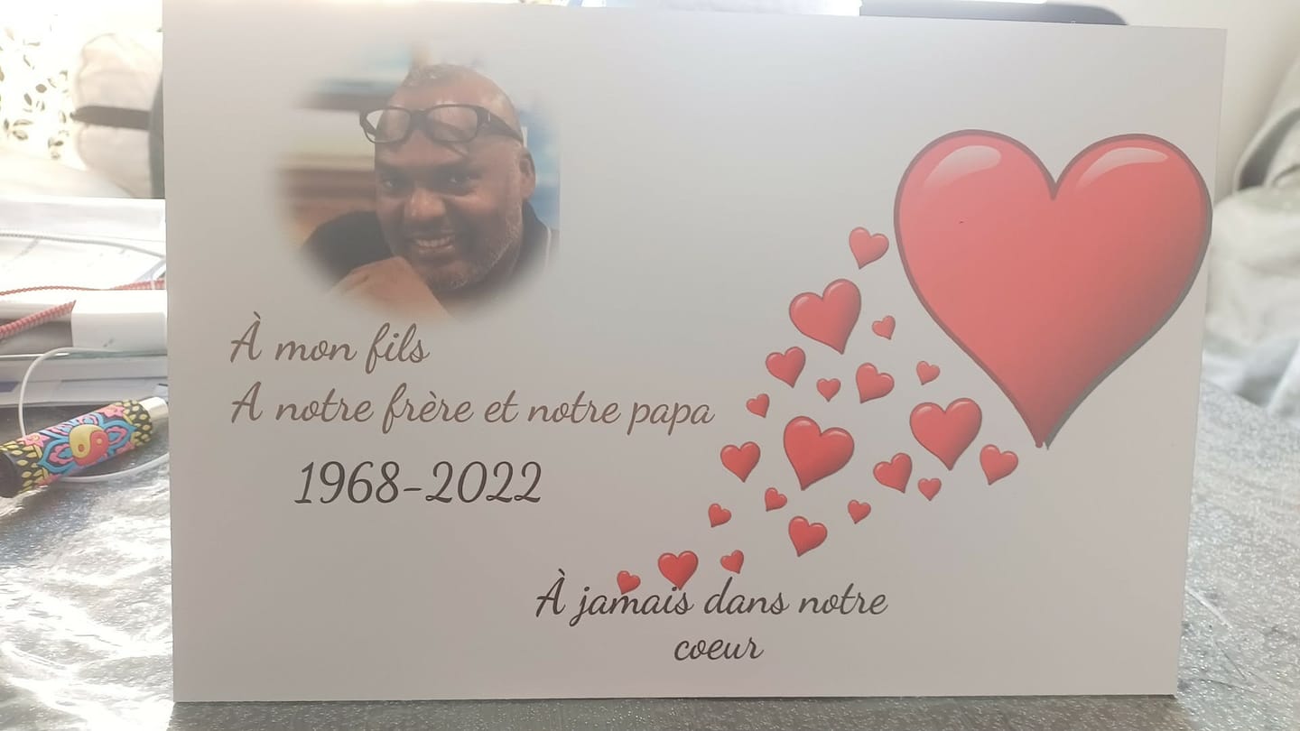 Customer photo review of Plaque Funéraire Cœur & Étoile Filantes