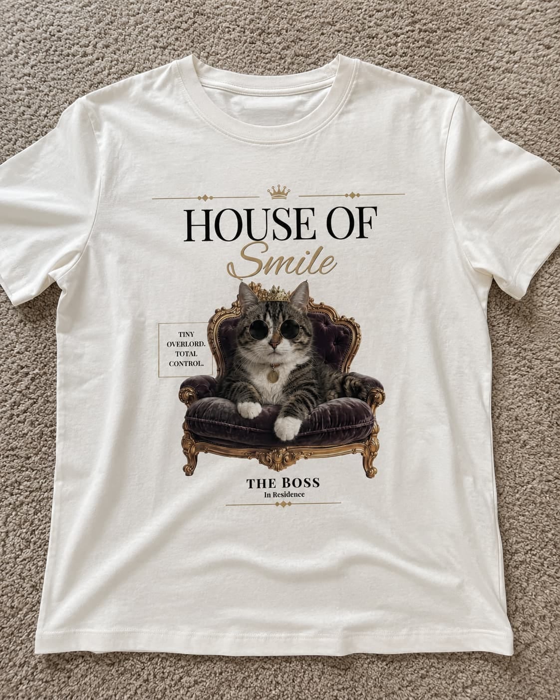 Customer photo review of House of Your Cat T-Shirt – Personalisiertes Shirt mit Foto & Name