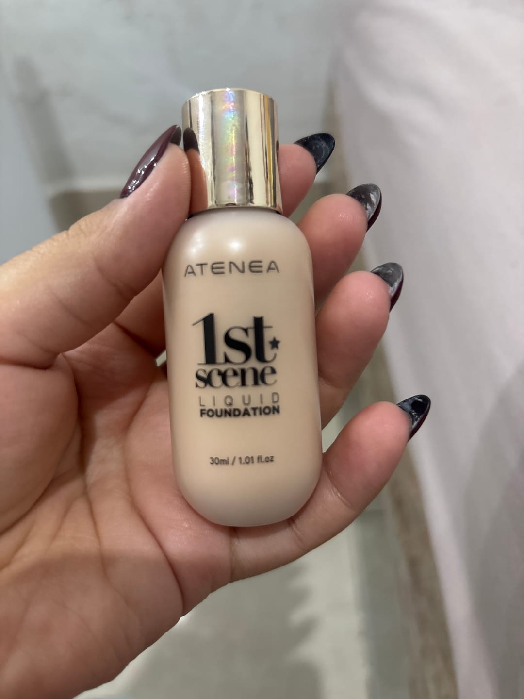 Customer photo review of BASE DE MAQUILLAJE LÍQUIDA 1ST SCENE