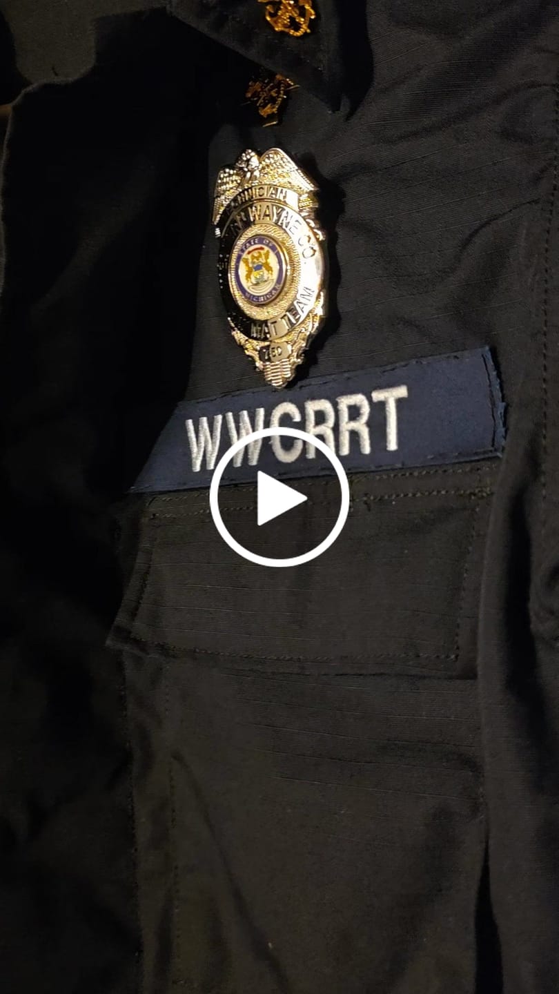 Customer video review of Customizable Badge MA16