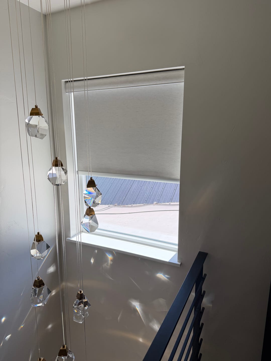 Customer photo review of SmartWings Motorized Roller Shades 100% Blackout Linen