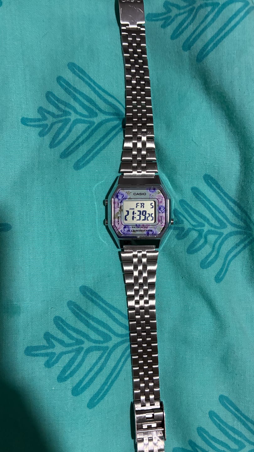 Customer photo review of Reloj Casio Vintage LA680WA-2CDF Plateado Flores