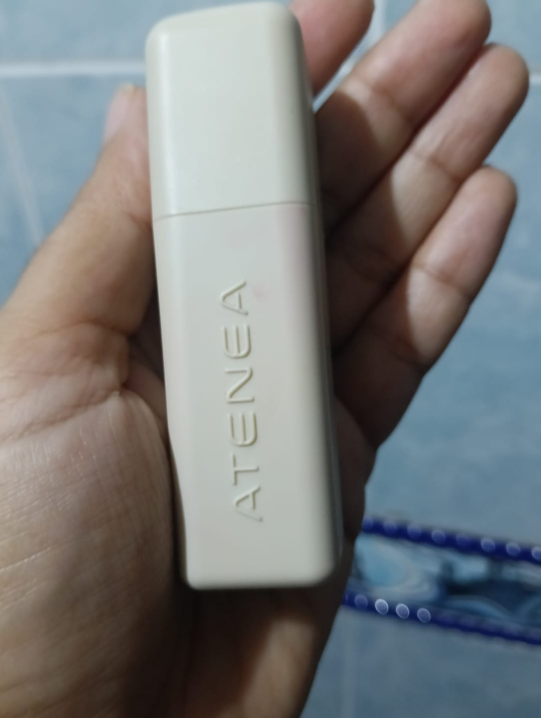 Customer photo review of ILUMINADOR CREMOSO EN BARRA COLLECTION