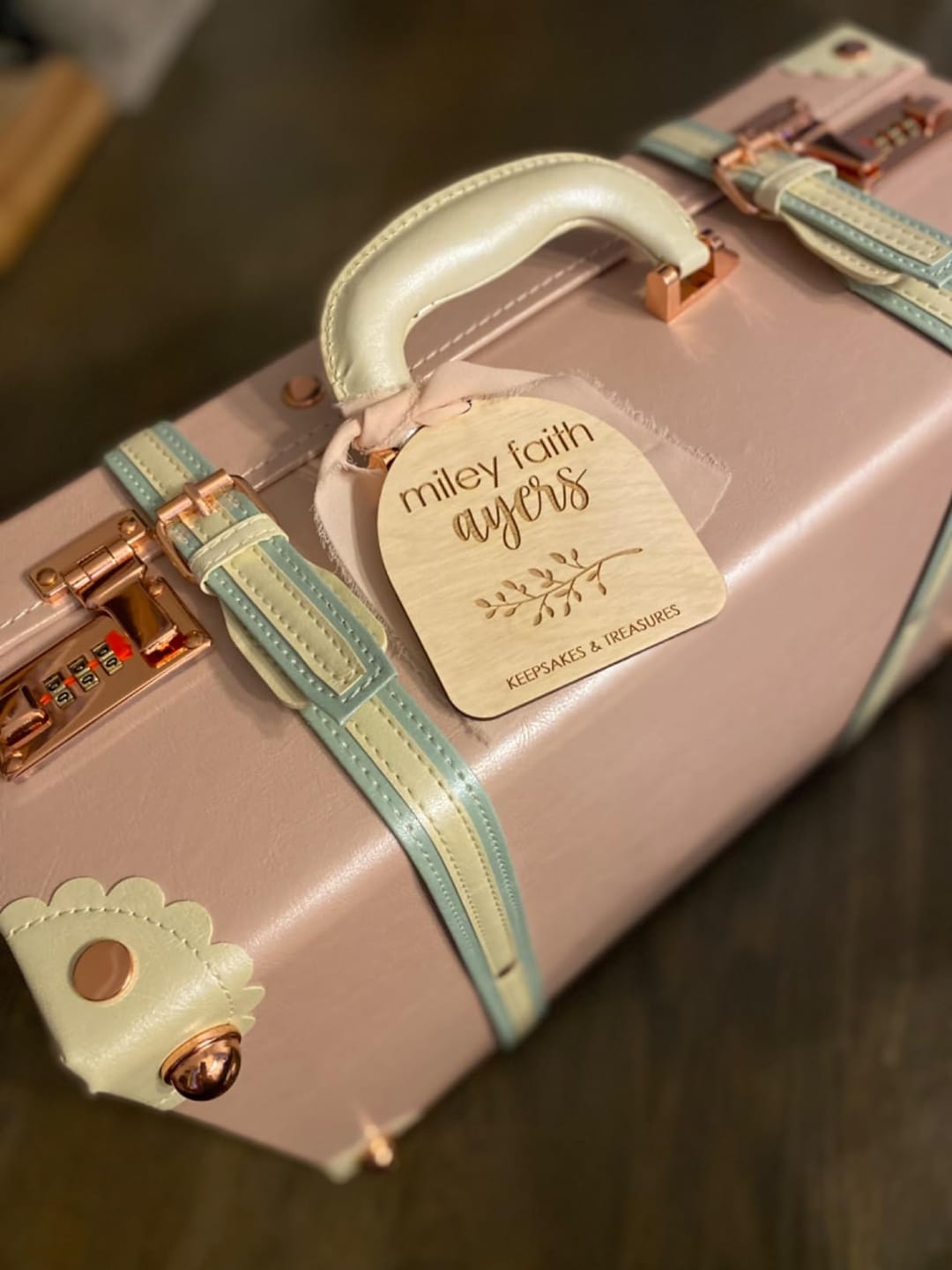 Customer photo review of Minimalism Hand Case - Cherry Pink's