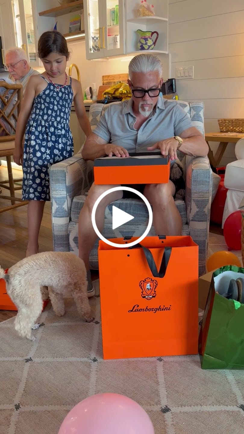 Customer video review of Lamborghini Oro Vino Spumante with Gift Set (2026)
