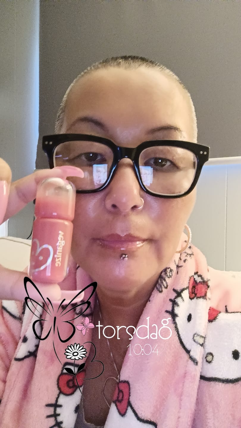 Customer photo review of Veganize 4D Dewyshine Lip Oil Gloss (4ml)