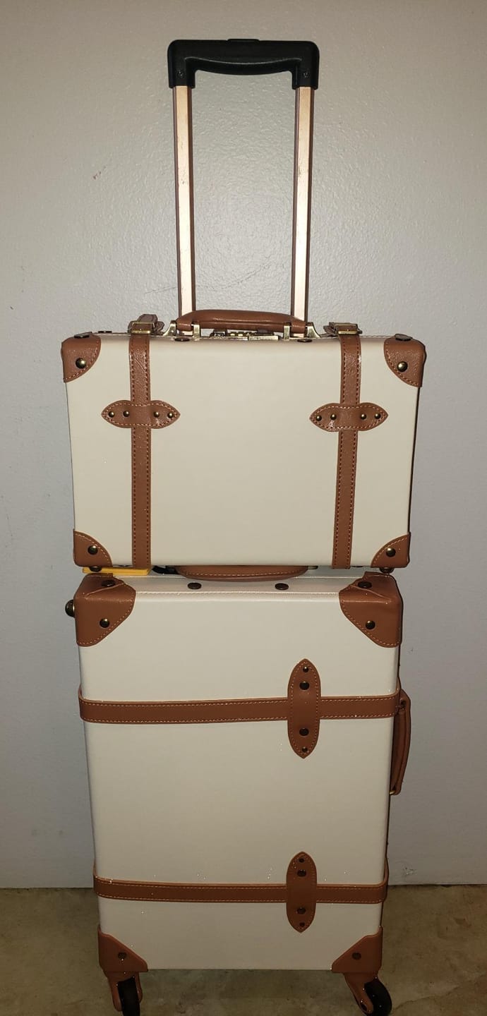 Customer photo review of Minimalism Carry-on Set - Train Case