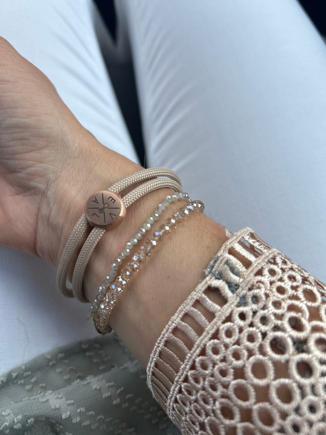 Customer photo review of Holz Gravur Armband HUA MUA
