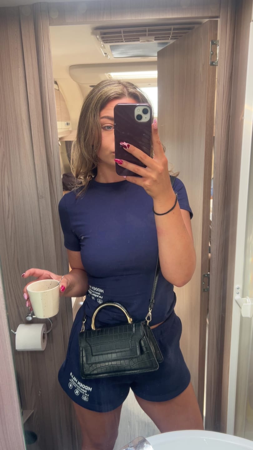 Customer photo review of LABEL LONGSLEEVE TOP SAGE