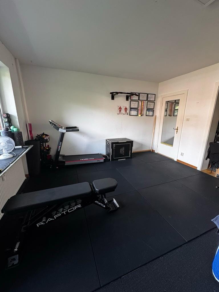 Customer photo review of Bodenschutzmatte Pro | Granulat-feine Körnung | Fitnessboden