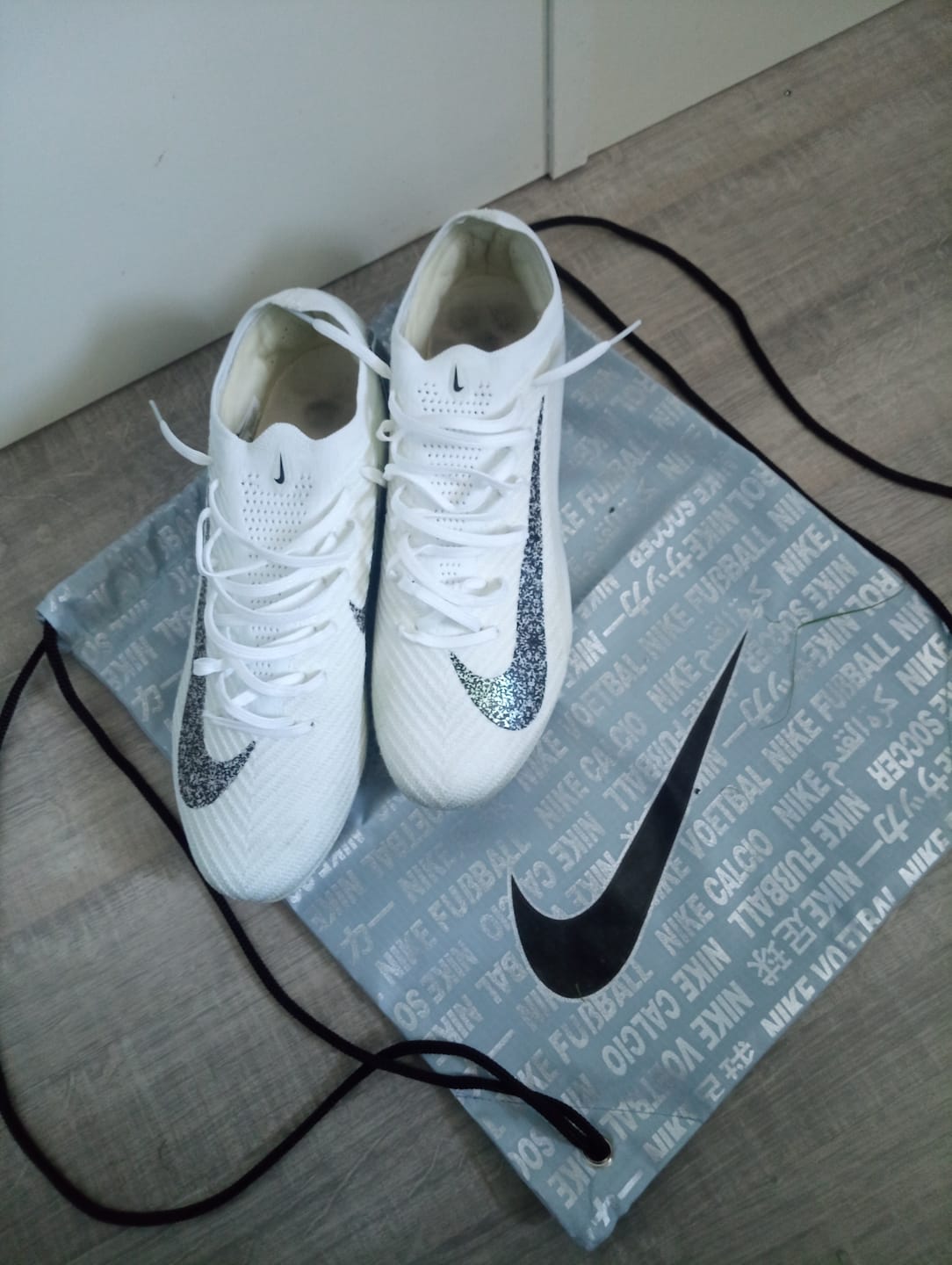 Customer photo review of Mercurial Vapor 16 FG - Blanc/Argenté