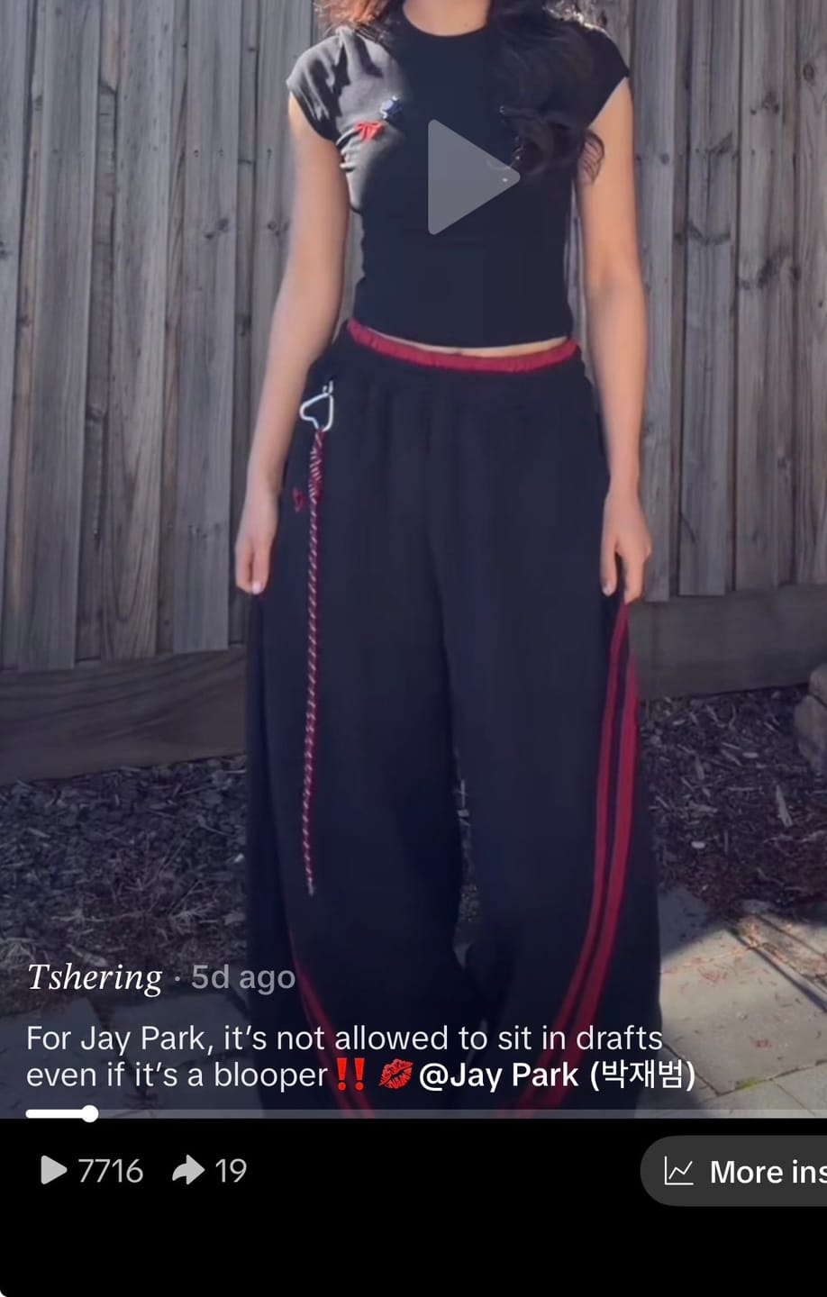 Customer photo review of Aelfric Eden Baggy Barrel Sweatpants