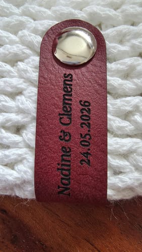 Customer photo review of Personalisierte Labels mit Chicago Screws - Kunstleder-Label mit Schrauben