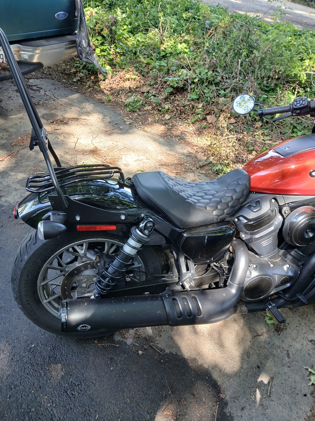 Customer photo review of Iron Born Blade 25" Sissy Bar with Foldable Luggage Rack for Harley Sportster Nightster RH975/S Matte Black