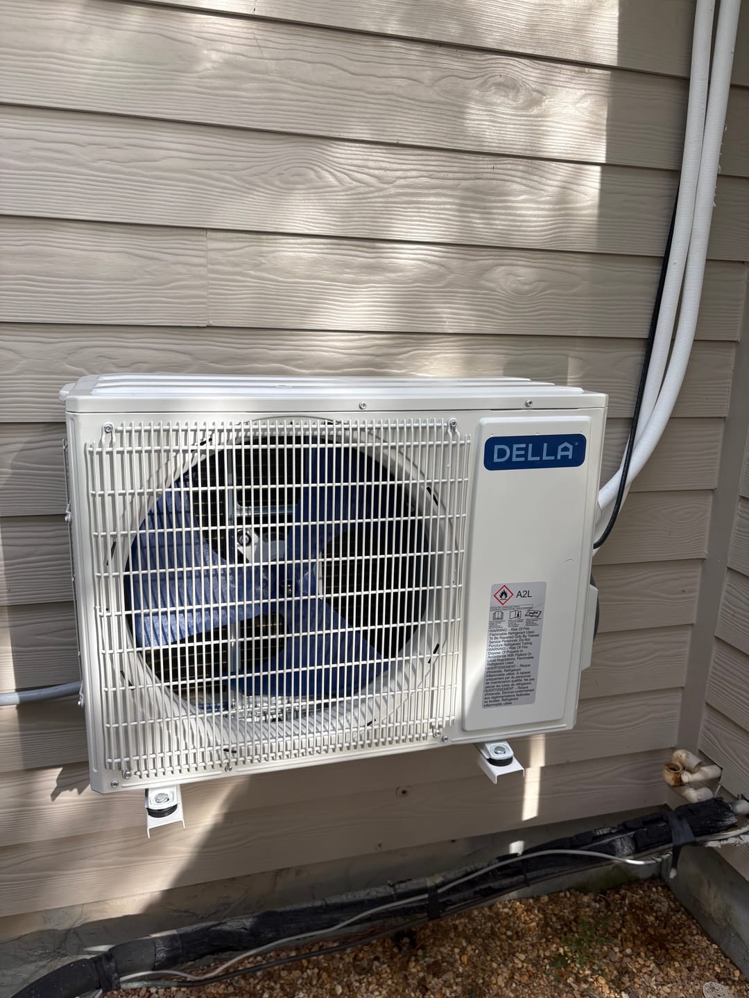 Customer photo review of DELLA Serena Series 12000 BTU 22 SEER2 Mini-Split Heat Pump AC - Up to 550 Sq.Ft.