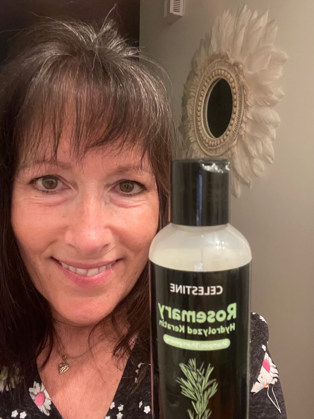 Customer photo review of SHAMPOING NATUREL AU ROMARIN ET À LA KÉRATINE — POUR DES CHEVEUX PLUS ÉPAIS ET PLUS VOLUMINEUX