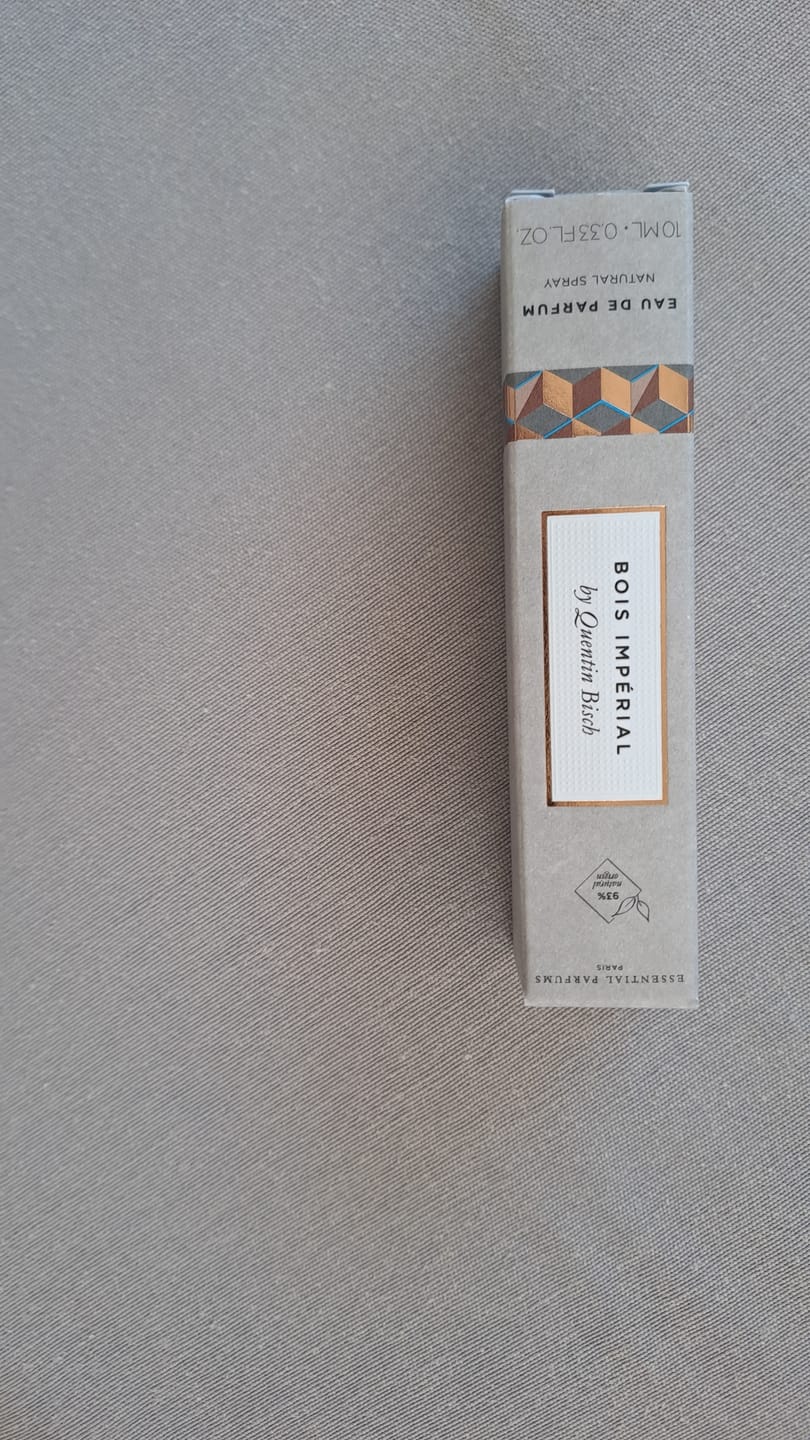 Customer photo review of ESSENTIAL PARFUMS - BOIS IMPERIAL